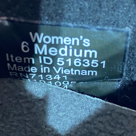 New LL Bean Womens 6 UltraLight Primaloft Slip On Shoes - Picture 8 of 8